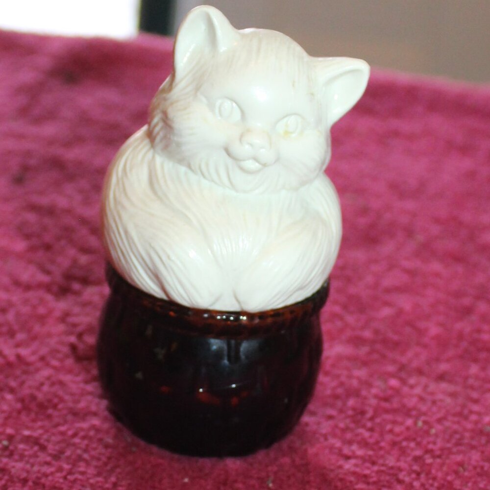 Vintage 1974 AVON Kittens Hideaway Cream Sachet Jar Cat Basket - Picture 1 of 4